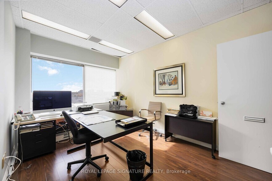 More Photos Of 220 Duncan Mill Rd, Toronto Office For Sale
