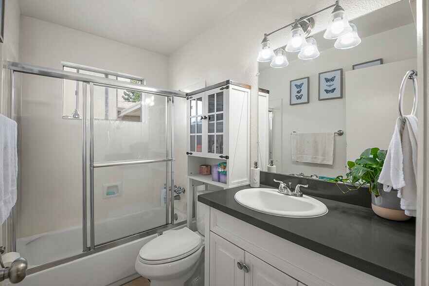 More Photos Of 22032 Arbor Ave, Hayward Apartments For Sale