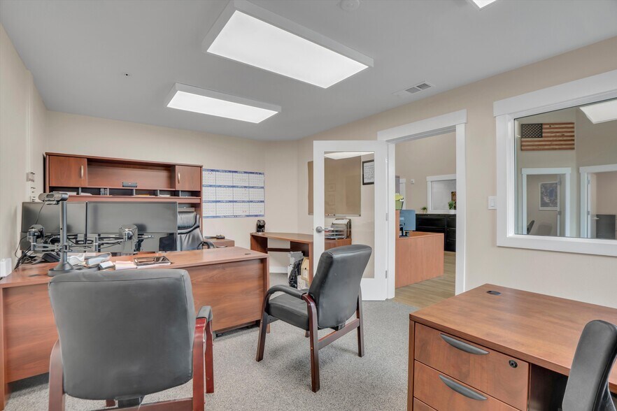 More Photos Of 5380 Gateway Plaza Dr, Benicia Industrial For Sale