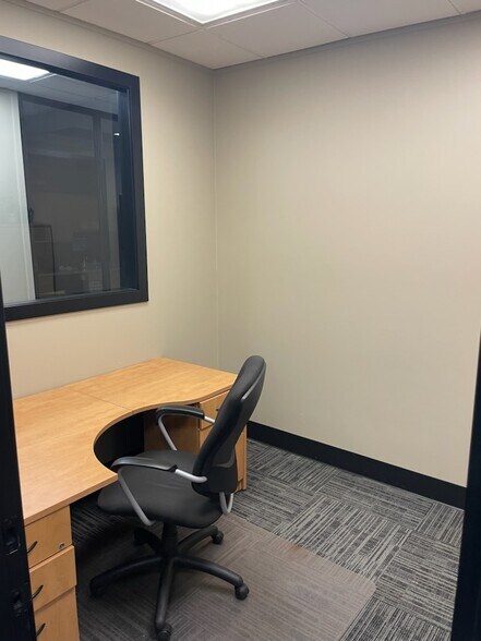 More Photos Of 5410-5424 97 St NW, Edmonton Flex For Sale