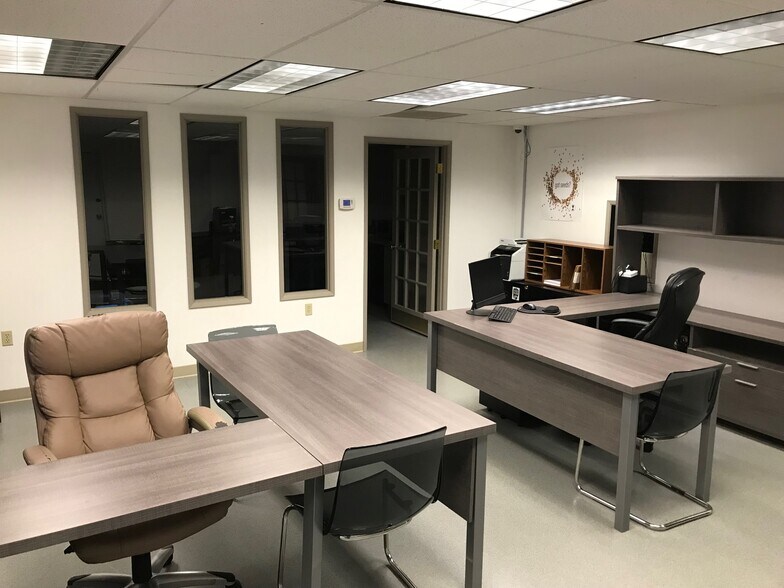 More Photos Of 3045 NW Campus Dr, Estacada Warehouse For Sale