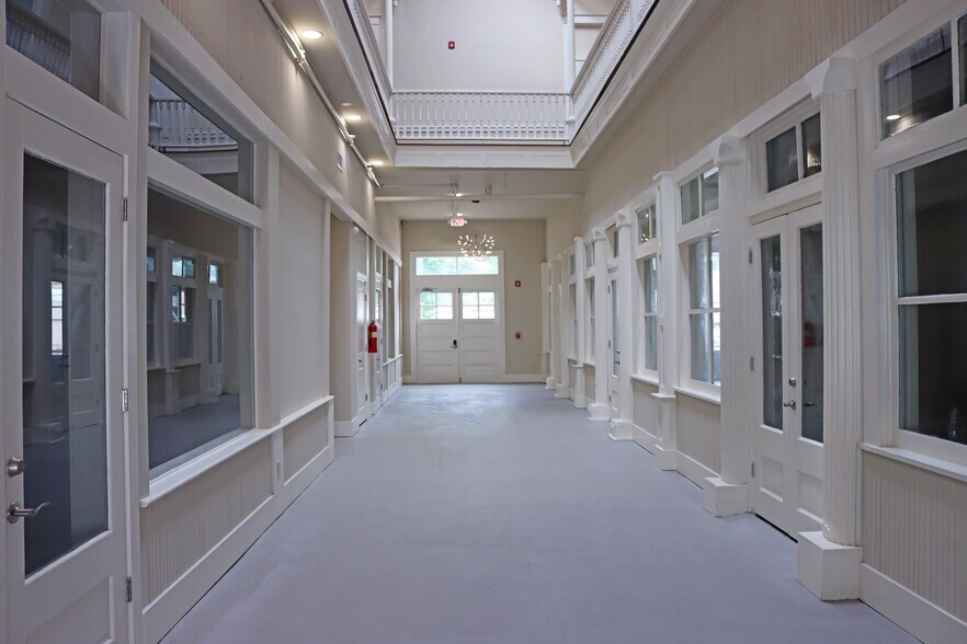 More Photos Of 224 5th St S, Columbus Storefront Retail Residential For Lease