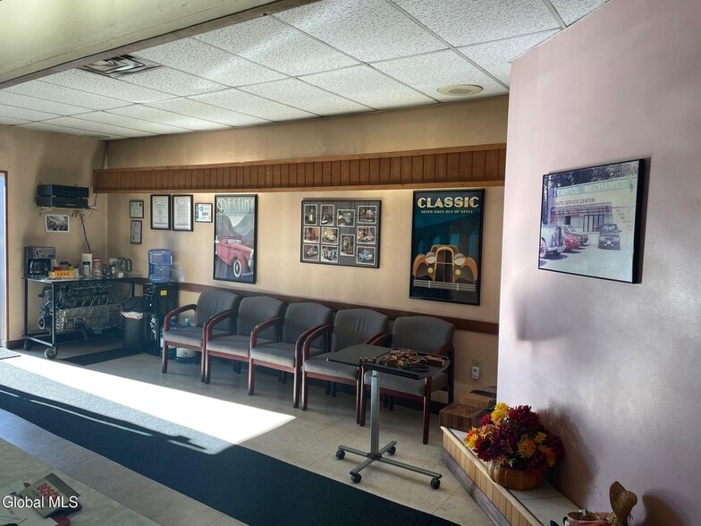 More Photos Of 152 Speigletown Rd, Troy Auto Repair For Sale