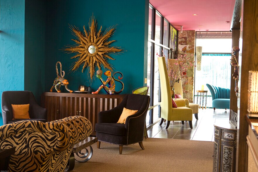 More Photos Of 2801 26th St, Lubbock Freestanding For Lease