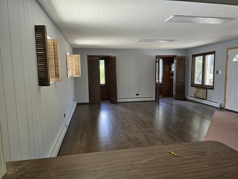 More Photos Of 6444 N Central Ave, Chicago Office For Sale