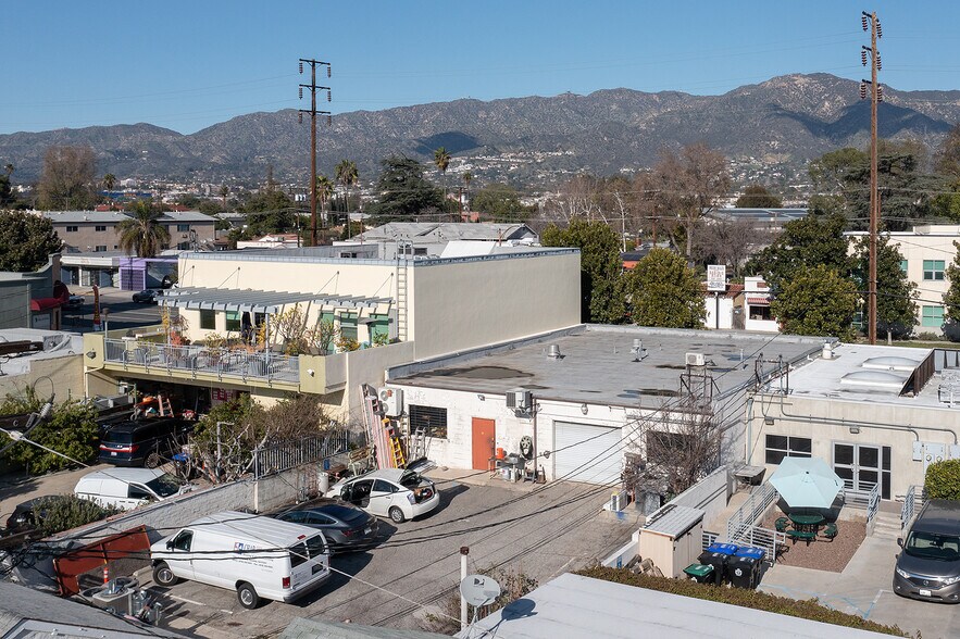 More Photos Of 1550 Victory Blvd, Glendale Office For Sale