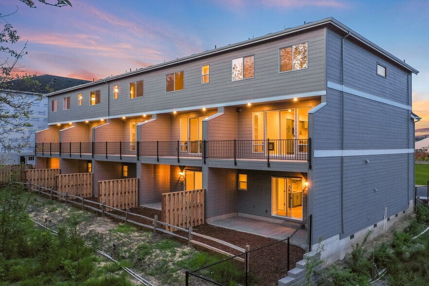 More Photos Of 16933 SW 132nd Ter, Tigard Apartments For Sale