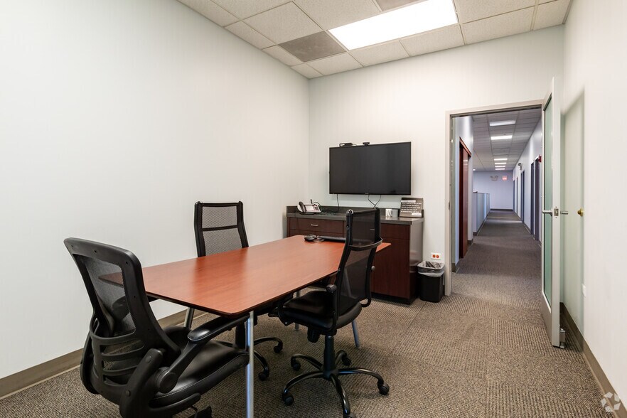 More Photos Of 17475 Jovanna Dr, Homewood Medical For Lease