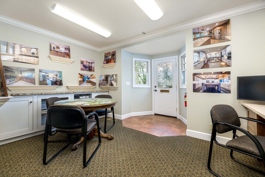 More Photos Of 1072 E Main St, Grass Valley Office For Sale
