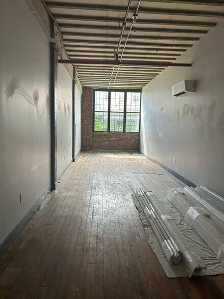 Primary Photo Of 250 44th St, Brooklyn Manufacturing For Lease