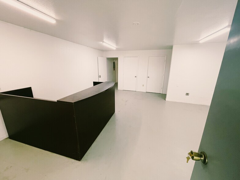 More Photos Of 4515 Smith Rd, Von Ormy Truck Terminal For Lease