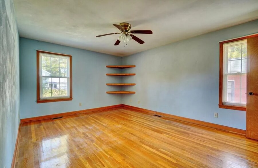 More Photos Of 4530 Shoulders Hill Rd, Suffolk Medical For Sale