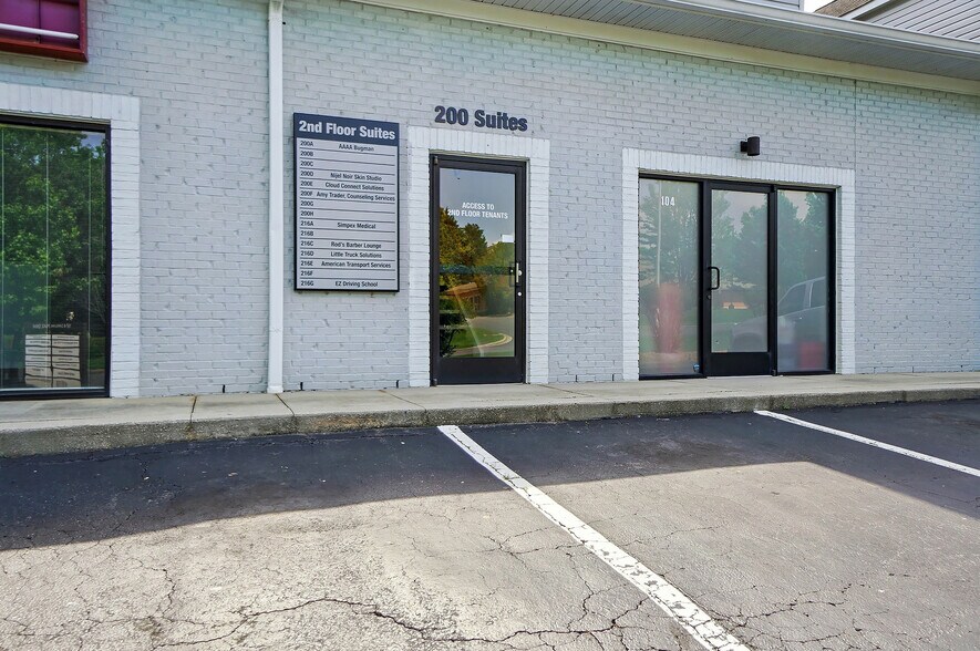 More Photos Of 1974 Carolina Place Dr, Fort Mill Light Distribution For Lease