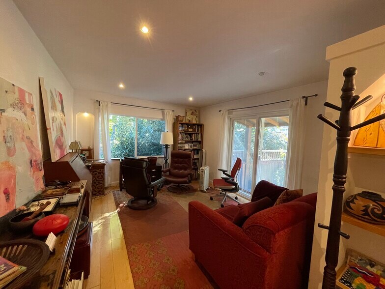 More Photos Of 10 Millwood St, Mill Valley Medical For Sale