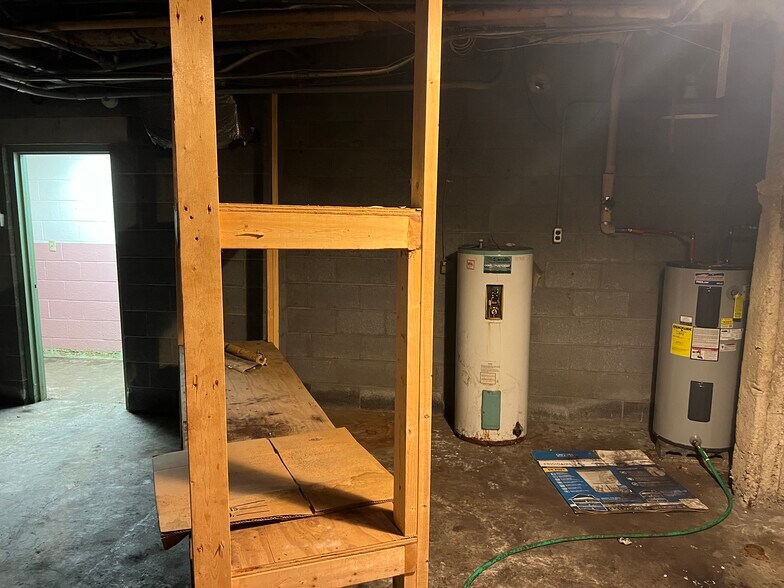 More Photos Of 272 Main Street, Nicholson Office For Sale