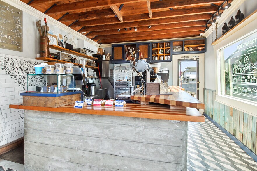 More Photos Of 5631 Magazine St, New Orleans Office For Sale