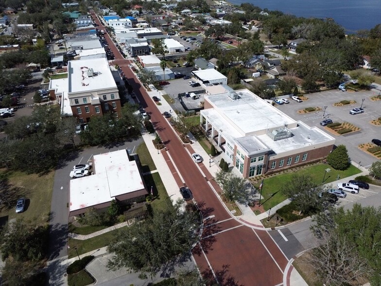 More Photos Of 609 W Montrose St, Clermont Office For Sale