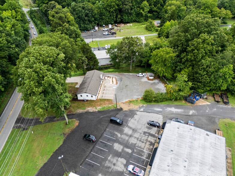 More Photos Of 679 Oakridge Farm Hwy, Mooresville Office For Sale