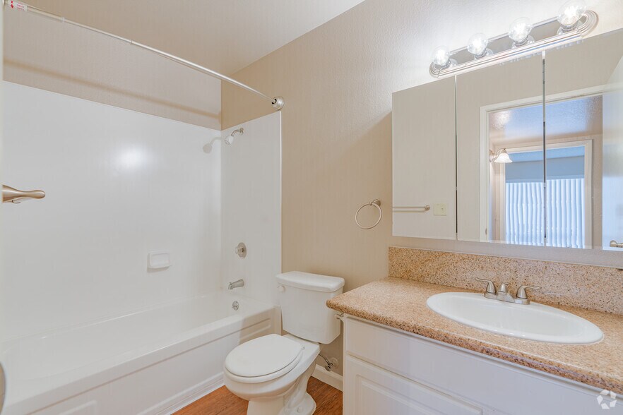 More Photos Of 6290 Fennwood Ct, Sacramento Apartments For Sale