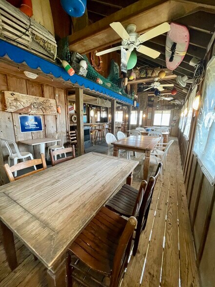 More Photos Of 25202 Island Pines Dr, Waves Restaurant For Sale