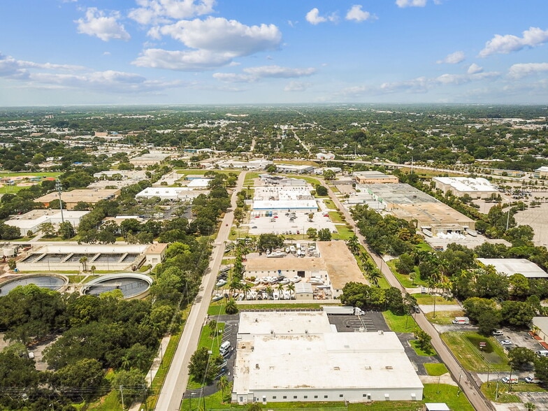 More Photos Of 2401 72nd St N, Saint Petersburg Manufacturing For Sale