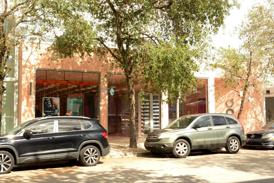 More Photos Of 123-139 NE 40th St, Miami Storefront For Lease