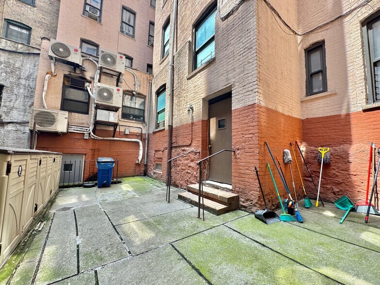 More Photos Of 103 Havemeyer St, Brooklyn Apartments For Sale