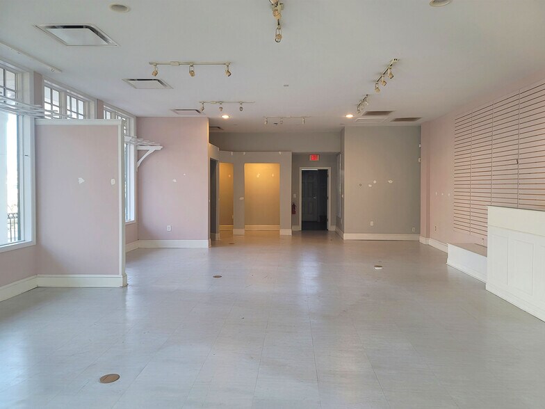 More Photos Of 951 Market St, Fort Mill Storefront Retail Office For Lease