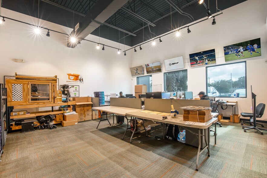 More Photos Of 4855 L B McLeod Rd, Orlando Warehouse For Sale