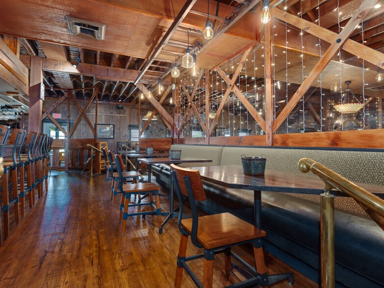 More Photos Of 2973 N Il Route 71, Ottawa Restaurant For Sale