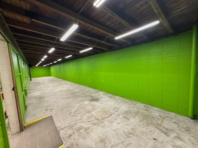 More Photos Of 850 Beatty St, Medford Office For Lease
