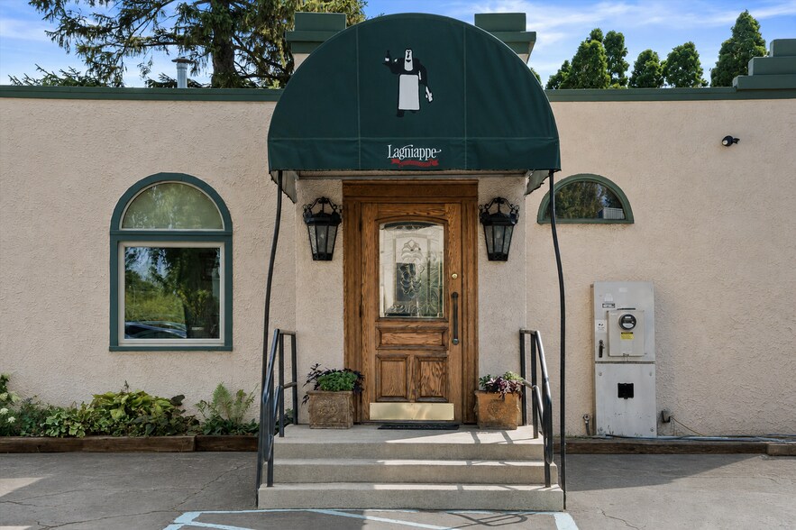More Photos Of 17001 W Greenfield Ave, New Berlin Restaurant For Sale