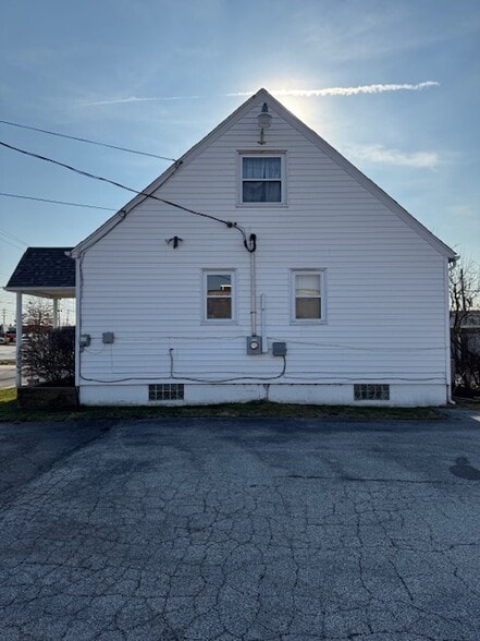 More Photos Of 7439 Tyler Blvd, Mentor Veterinarian Kennel For Sale