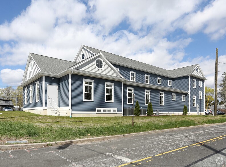 More Photos Of 49 Boston Post Rd, Waterford Office For Lease