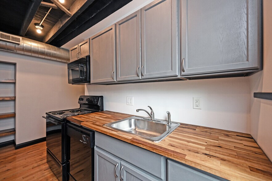 More Photos Of 226 E Clifton Ave, Cincinnati Apartments For Sale