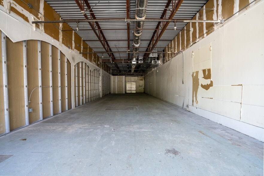 More Photos Of 439-489 N Cannon Blvd, Kannapolis Unknown For Lease