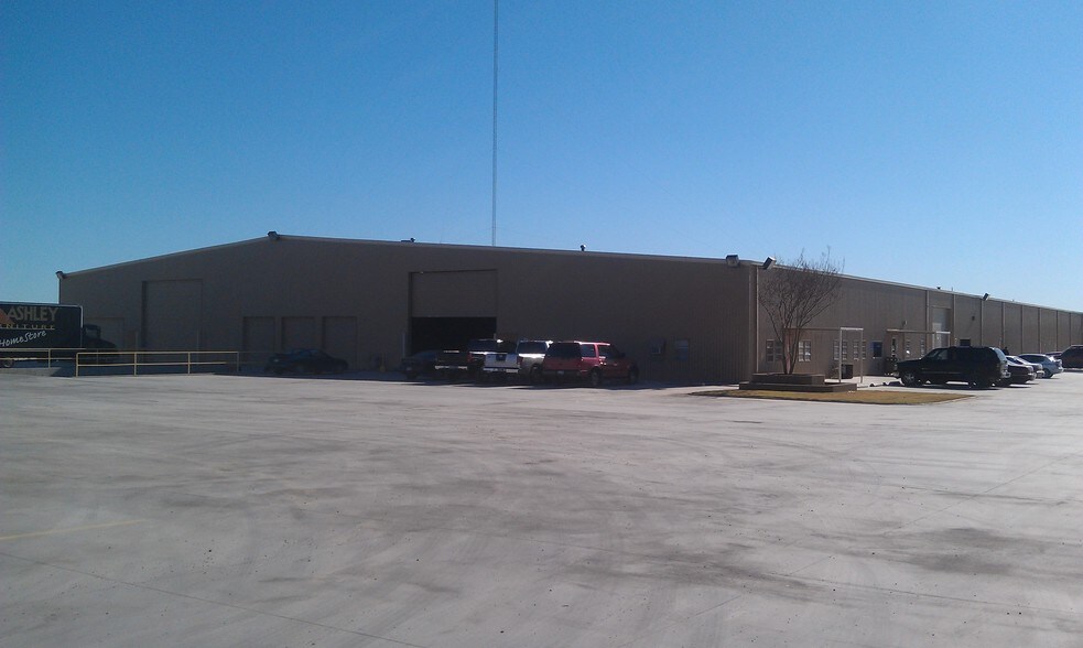 More Photos Of 1911 Sheppard Access Rd, Wichita Falls Unknown For Lease