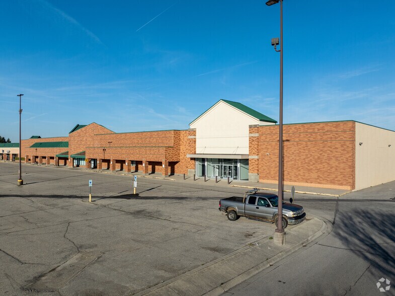 Primary Photo Of 1235 Columbus Ave, Lebanon General Retail For Lease