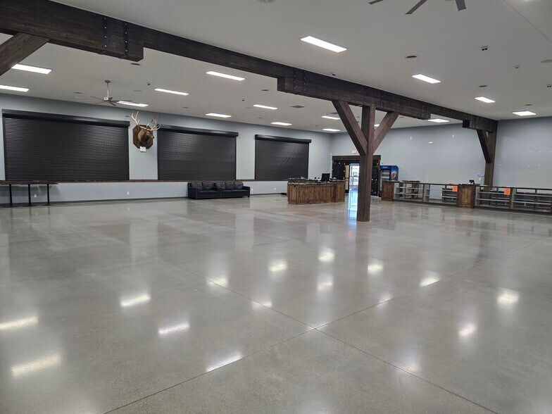 More Photos Of 870 N 2nd E, Rexburg General Retail For Lease