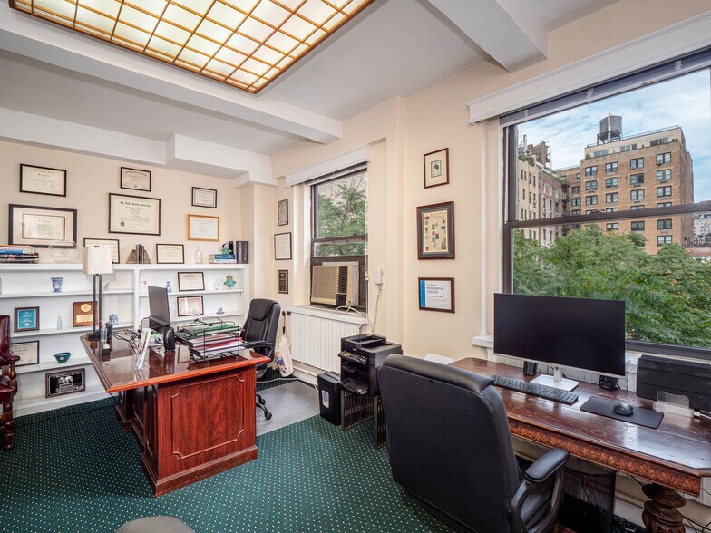 More Photos Of 115 E 61st St, New York Medical For Sale
