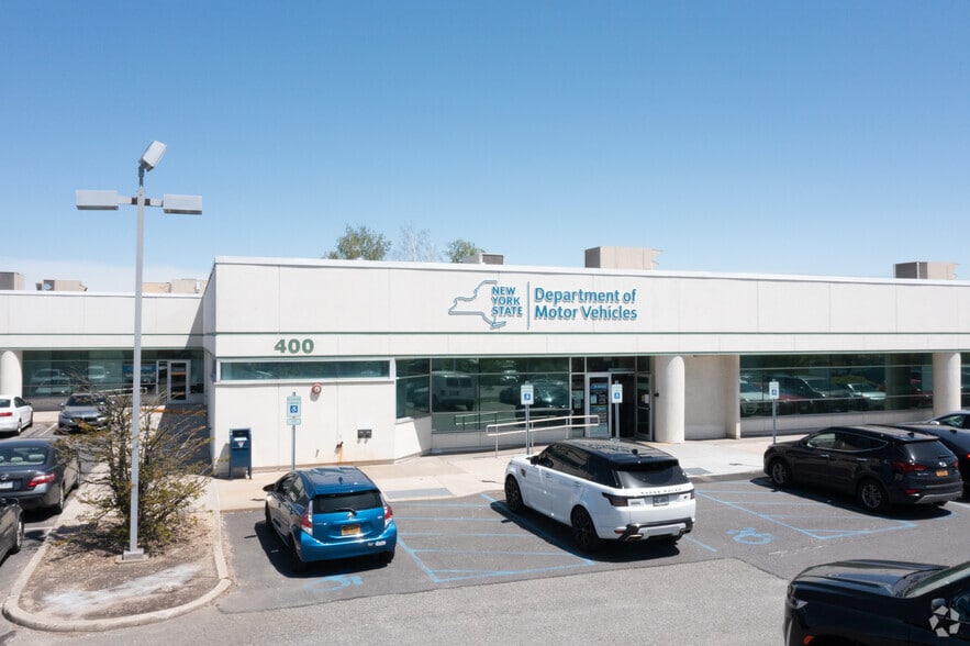 More Photos Of 400 Oak St, Garden City Office For Sale