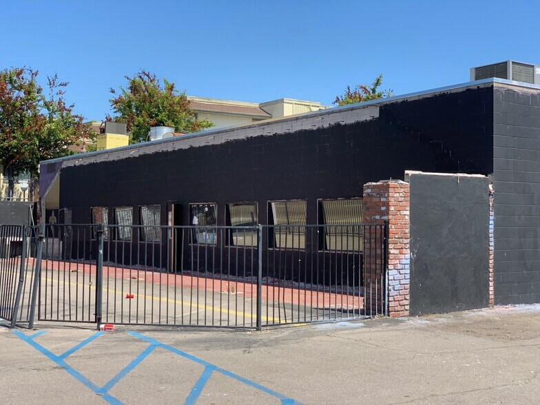 More Photos Of 3225 Midway Dr, San Diego Restaurant For Lease