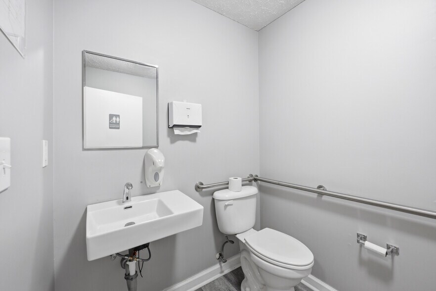 More Photos Of 501 N Main St, Robersonville Office For Sale