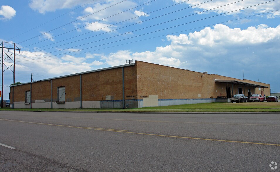 More Photos Of 5939 Holly Rd, Corpus Christi Warehouse For Lease