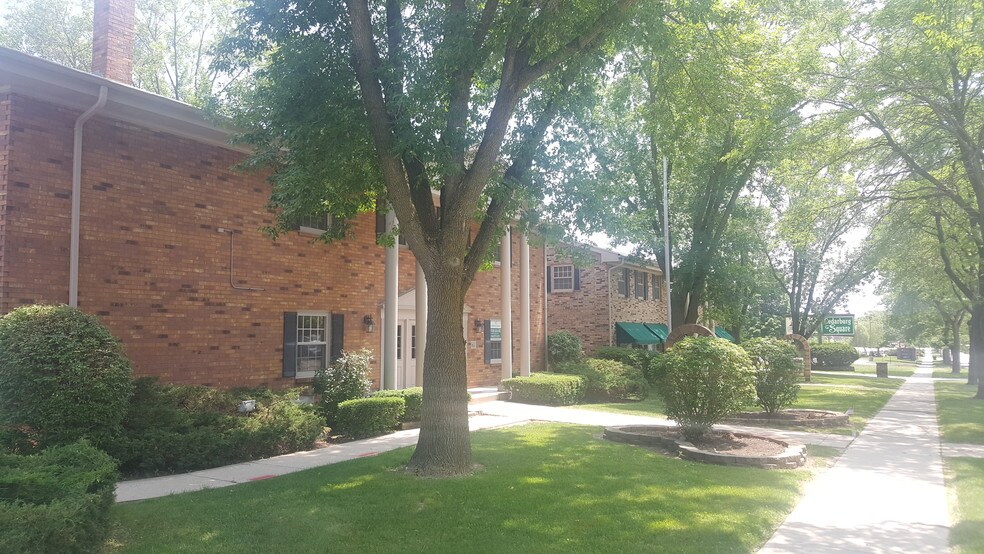 More Photos Of W62N248 Washington Ave, Cedarburg Medical For Lease