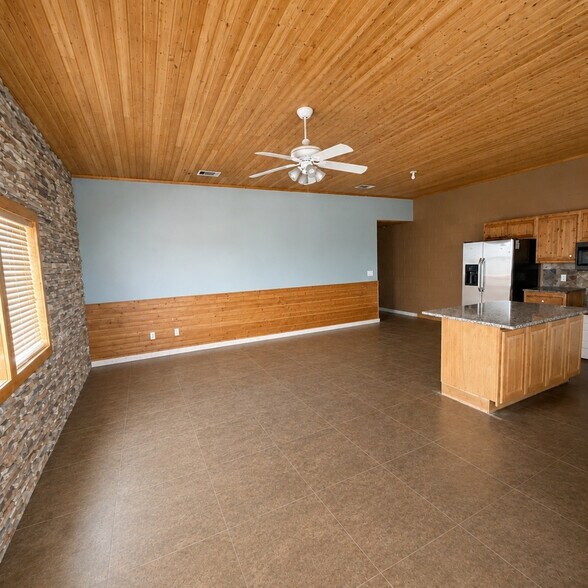 More Photos Of 1350-1360 State Highway 71, Bastrop Land For Lease