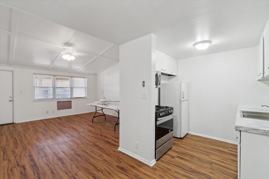 More Photos Of 4248 N 76th St, Milwaukee Storefront Retail Residential For Sale