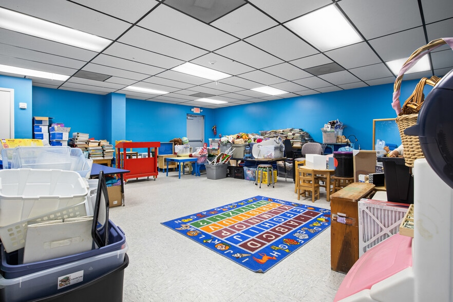 More Photos Of 1535 N Cogswell St, Rockledge Warehouse For Lease