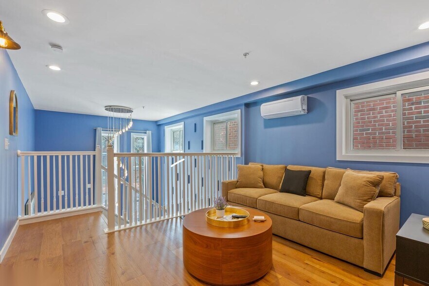 More Photos Of 220 West St, Annapolis Office For Sale