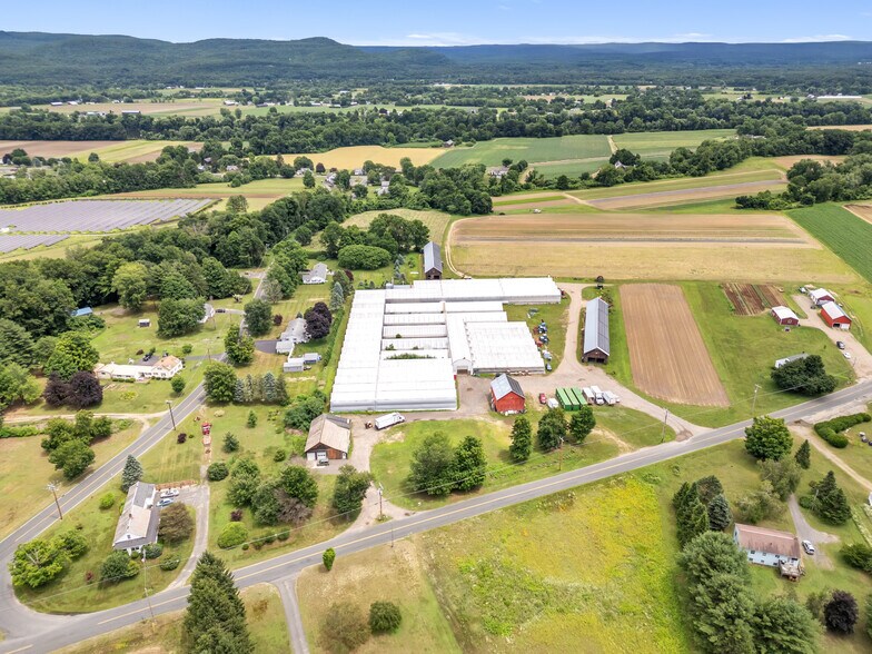 More Photos Of 216 Long Plain Rd, South Deerfield Specialty For Sale